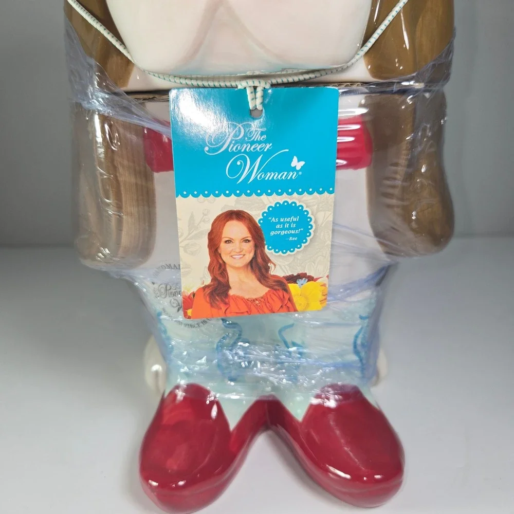 The Pioneer Woman Charlie Boots Cookie‎ Jar Ceramic Dog Cowboy Hat